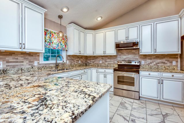 15537 Woodstone Circle, Bristol, VA 24202