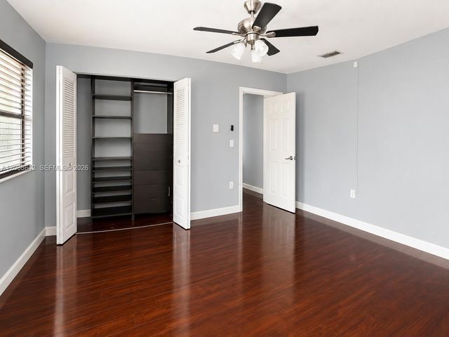 5476 Gate Lake Rd 5476, Tamarac, FL 33319
