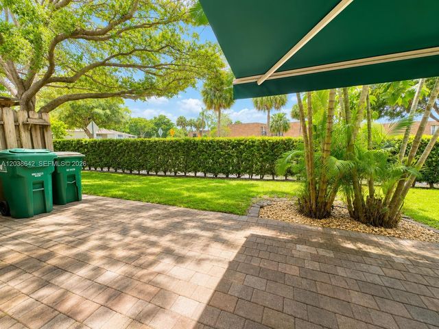 5476 Gate Lake Rd 5476, Tamarac, FL 33319