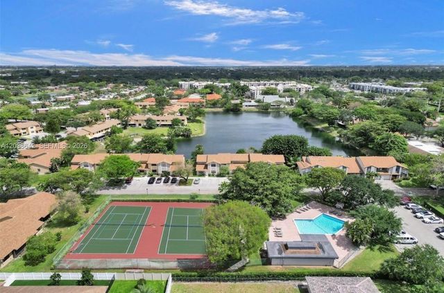 5476 Gate Lake Rd 5476, Tamarac, FL 33319