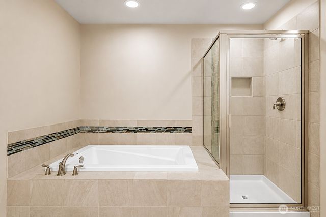 516 Petersen Drive E, Enumclaw, WA 98022