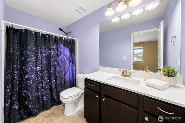 516 Petersen Drive E, Enumclaw, WA 98022