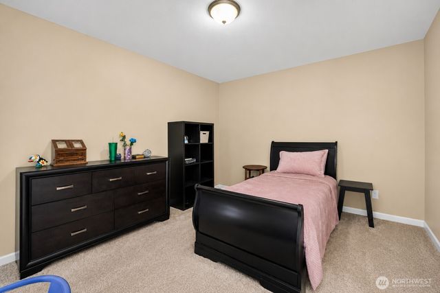516 Petersen Drive E, Enumclaw, WA 98022