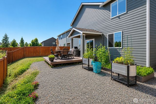 516 Petersen Drive E, Enumclaw, WA 98022