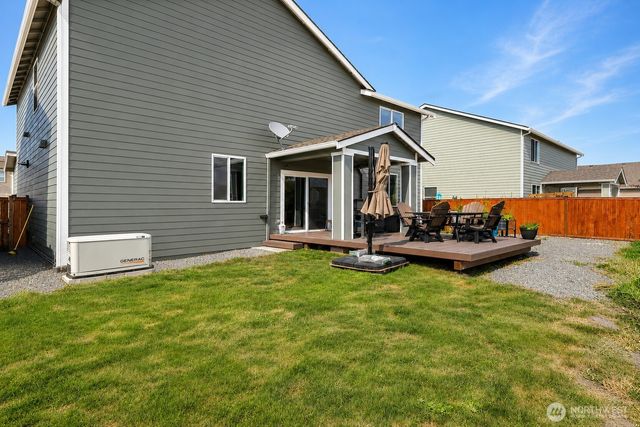 516 Petersen Drive E, Enumclaw, WA 98022