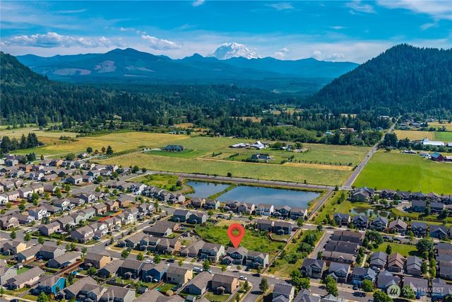 516 Petersen Drive E, Enumclaw, WA 98022