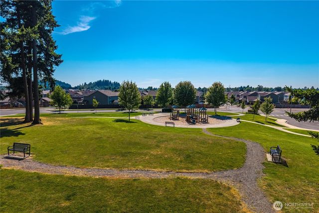 516 Petersen Drive E, Enumclaw, WA 98022