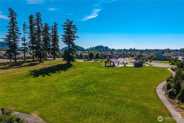 516 Petersen Drive E, Enumclaw, WA 98022