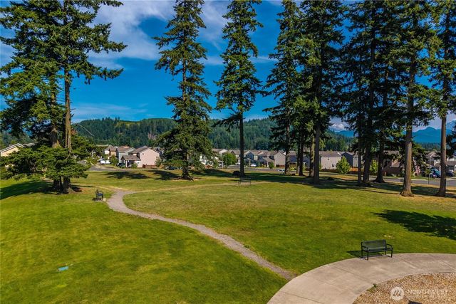 516 Petersen Drive E, Enumclaw, WA 98022