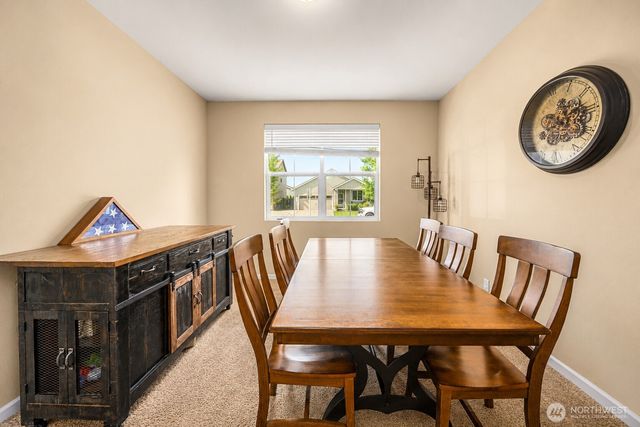 516 Petersen Drive E, Enumclaw, WA 98022