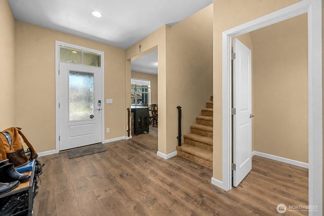 516 Petersen Drive E, Enumclaw, WA 98022