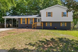 182 Slicky Rock Ct, Riverdale, GA 30274