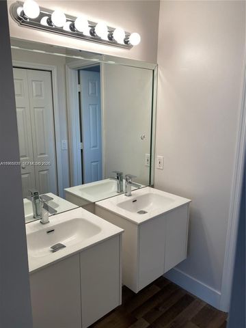 14117 N Forest Oak Cir, Davie, FL 33325