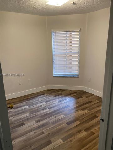 14117 N Forest Oak Cir, Davie, FL 33325