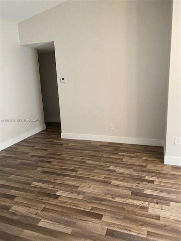 14117 N Forest Oak Cir, Davie, FL 33325