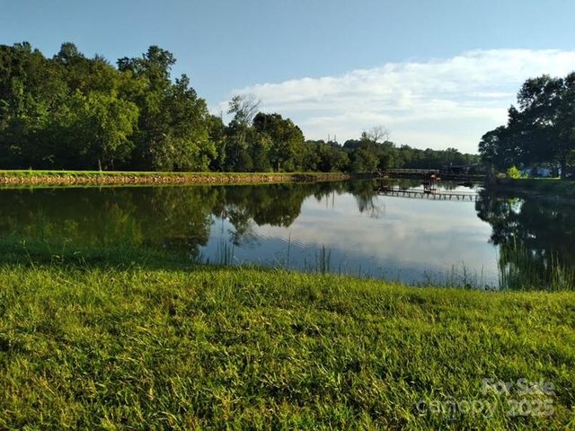 426B E N Street, Newton, NC 28658