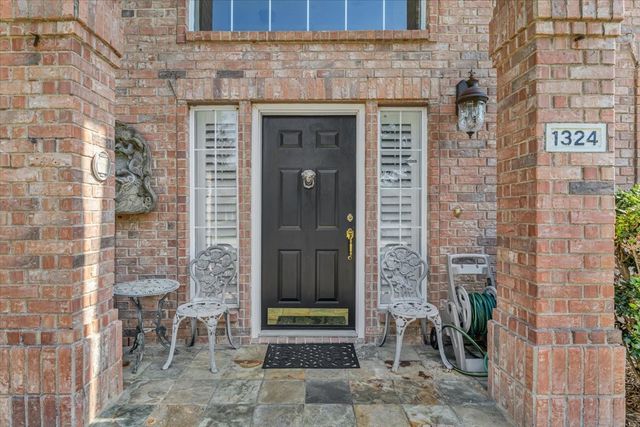 1324 Black Oak Drive, Carrollton, TX 75007