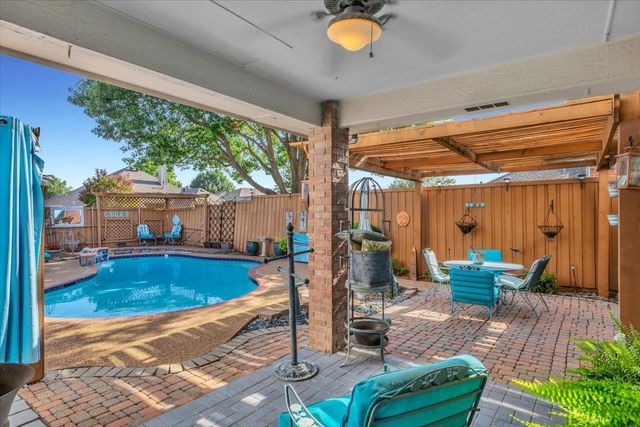 1324 Black Oak Drive, Carrollton, TX 75007