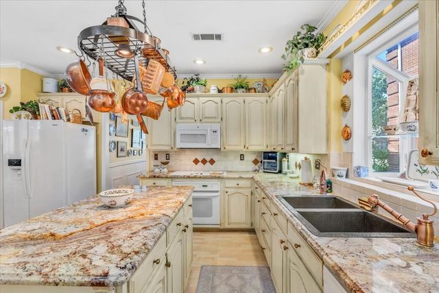 1324 Black Oak Drive, Carrollton, TX 75007