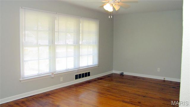 220 Du Bourg Lane, Florissant, MO 63031