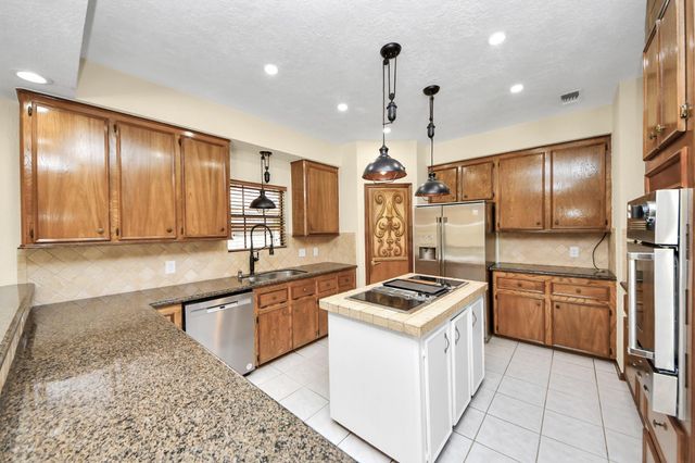 2310 Canterbury Court, Deer Park, TX 77536