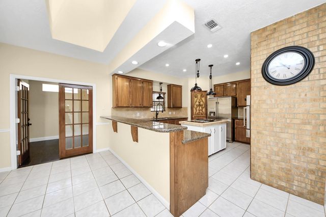 2310 Canterbury Court, Deer Park, TX 77536