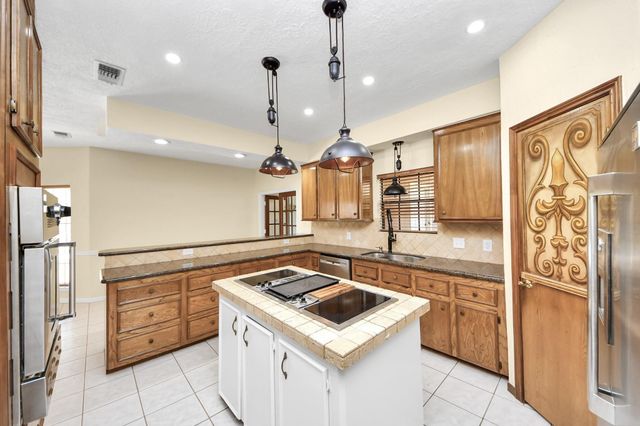 2310 Canterbury Court, Deer Park, TX 77536