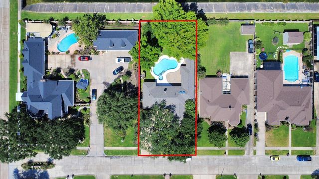 2310 Canterbury Court, Deer Park, TX 77536