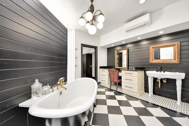 2310 Canterbury Court, Deer Park, TX 77536