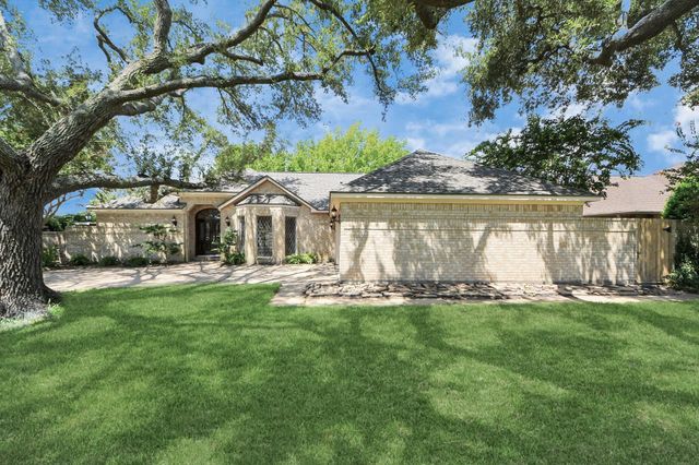 2310 Canterbury Court, Deer Park, TX 77536