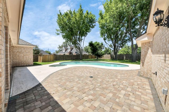 2310 Canterbury Court, Deer Park, TX 77536
