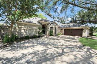 2310 Canterbury Court, Deer Park, TX 77536