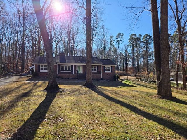 207 Buttercup Drive, Jamestown, NC 27282