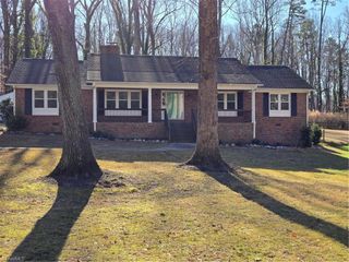 207 Buttercup Drive, Jamestown, NC 27282