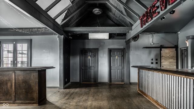 915 Broad Ripple Avenue, Indianapolis, IN 46220