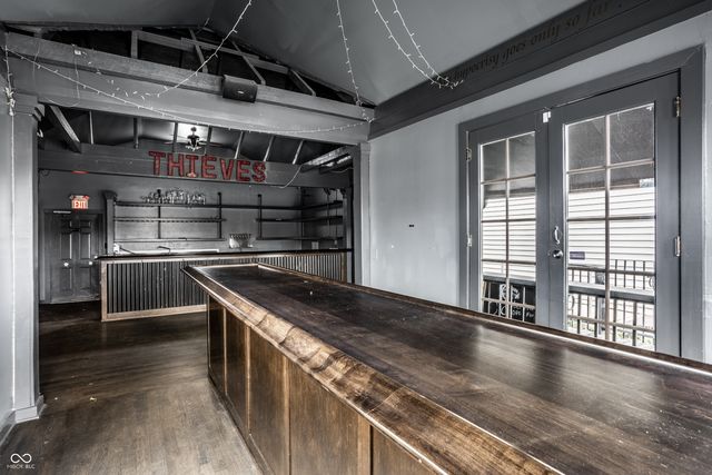 915 Broad Ripple Avenue, Indianapolis, IN 46220