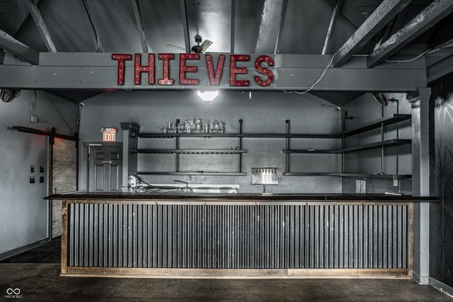 915 Broad Ripple Avenue, Indianapolis, IN 46220