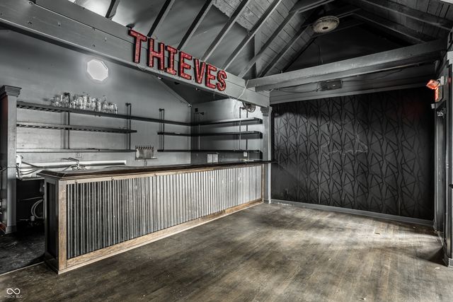 915 Broad Ripple Avenue, Indianapolis, IN 46220