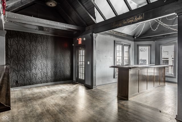 915 Broad Ripple Avenue, Indianapolis, IN 46220