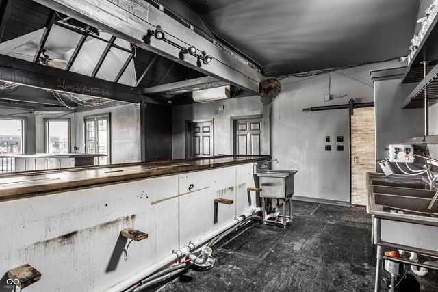 915 Broad Ripple Avenue, Indianapolis, IN 46220