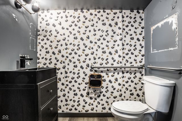 915 Broad Ripple Avenue, Indianapolis, IN 46220