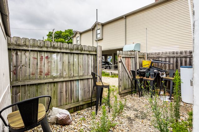 915 Broad Ripple Avenue, Indianapolis, IN 46220