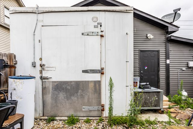 915 Broad Ripple Avenue, Indianapolis, IN 46220