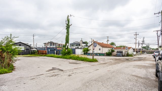 915 Broad Ripple Avenue, Indianapolis, IN 46220