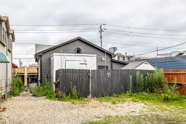 915 Broad Ripple Avenue, Indianapolis, IN 46220