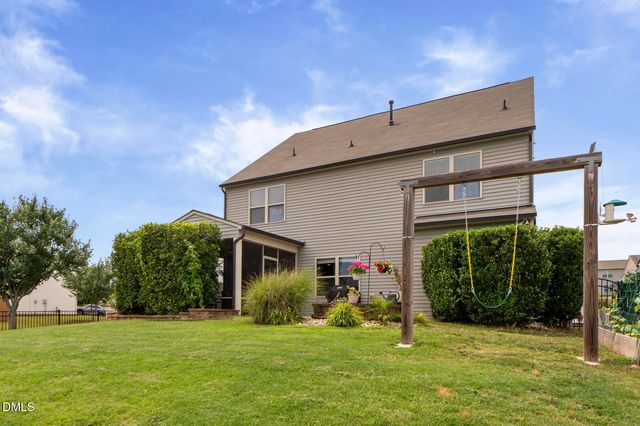 2504 Averon Drive, Fuquay Varina, NC 27526