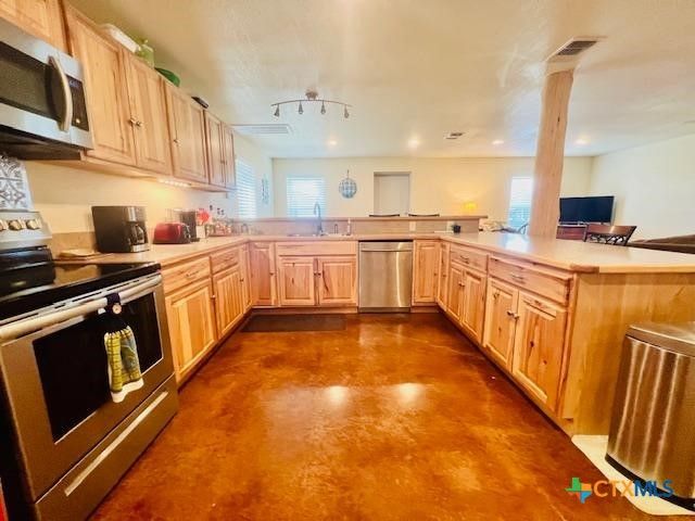 76 Coastal Oaks Loop, Port O'connor, TX 77982