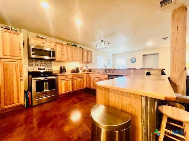 76 Coastal Oaks Loop, Port O'connor, TX 77982