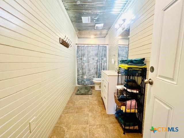 76 Coastal Oaks Loop, Port O'connor, TX 77982