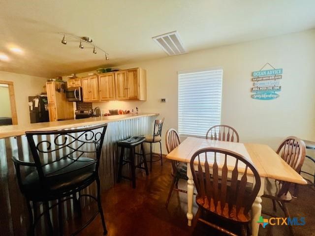 76 Coastal Oaks Loop, Port O'connor, TX 77982